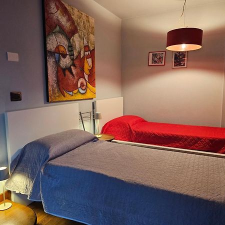 Villa Iris -Pet Friendly Stay - Garden - Private Parking- Bike Friendly Holiday House 科利科 外观 照片